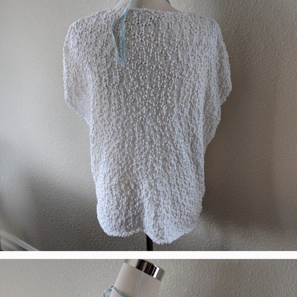 White textured top - Picture 2 of 5